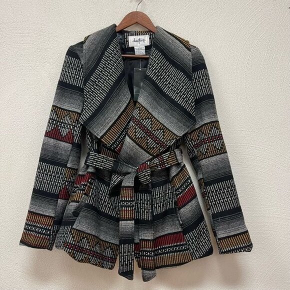 NWT Buckle - Daytrip Black & Gray Aztec Print Tie Waist Jacket Coat sz S - Picture 1 of 5